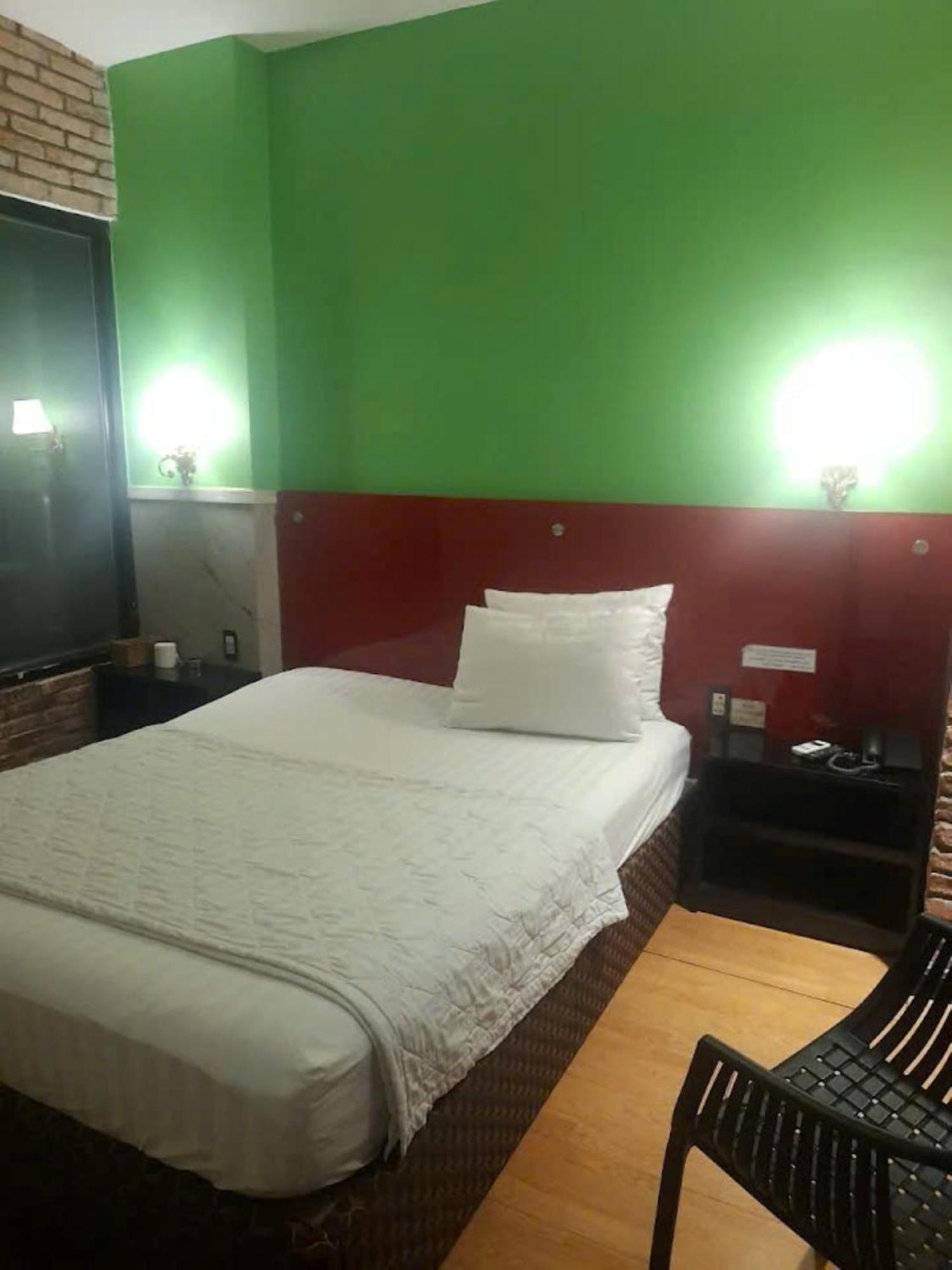 Gia Huyen Hotel Ho Şi Min Exterior foto